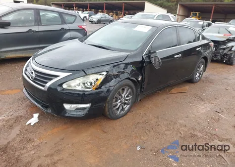 2015 Nissan Altima 2.5 S z USA, uszkodzony, nr VIN 1N4AL3AP1FC571440